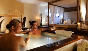 Ai tre Winkler Hotels benessere di coppia in Alto Adige con massaggi e prodotti naturali della Val Pusteria