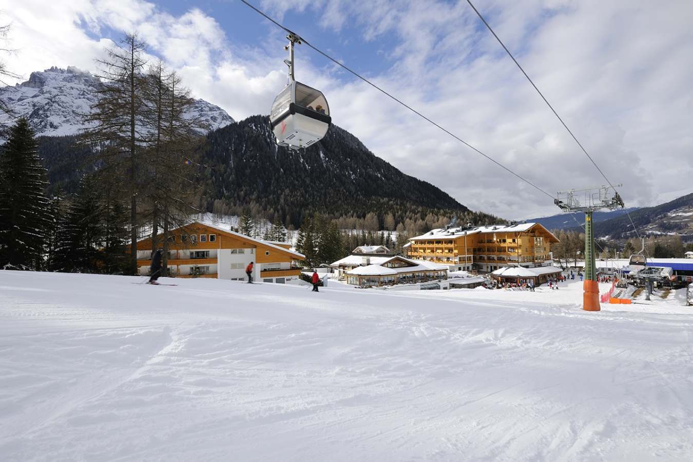 Vivere la montagna innevata di Sesto anche a primavera con le proposte dello Sport & Kurhotel Bad Moos