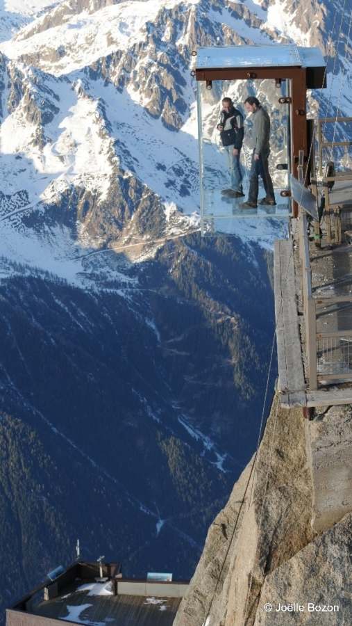 Sul Monte Bianco in un box trasparente sospesi nel vuoto per un'esperienza irripetibile