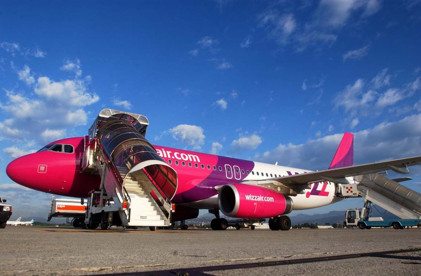 Wizz Air si riconferma vettore con partenza puntuali