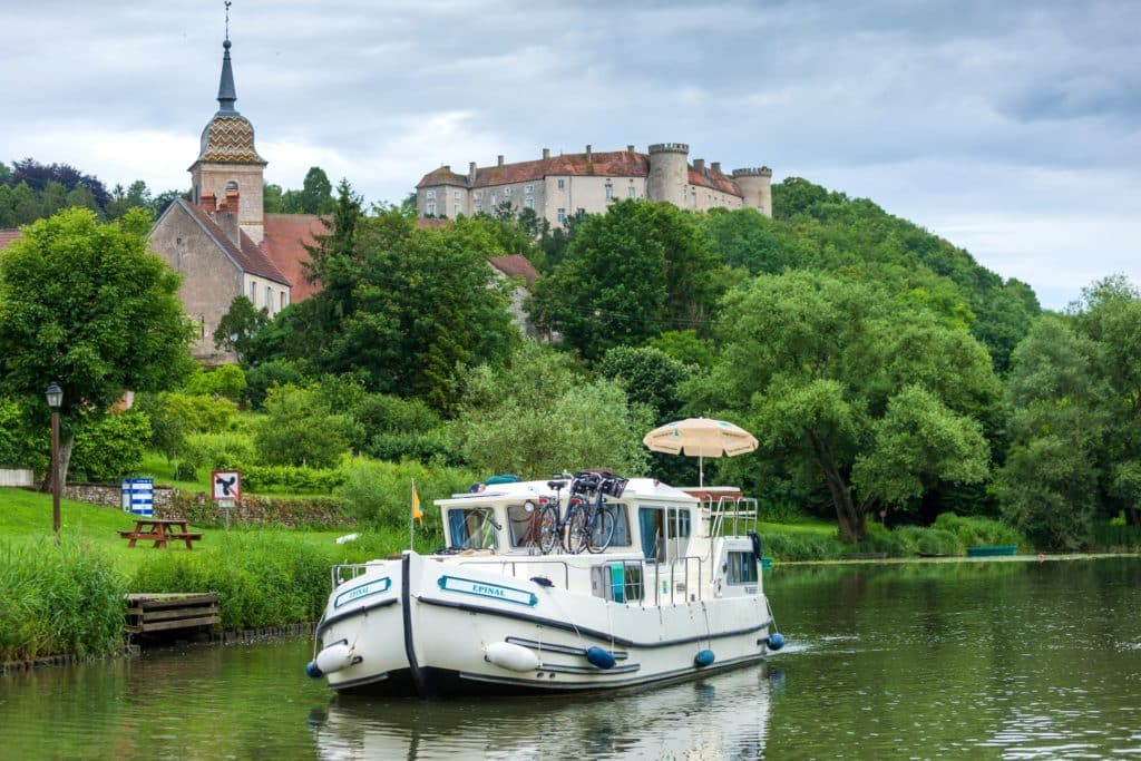 Le Boat - vacanze in houseboat a partire da Pasqua e primavera