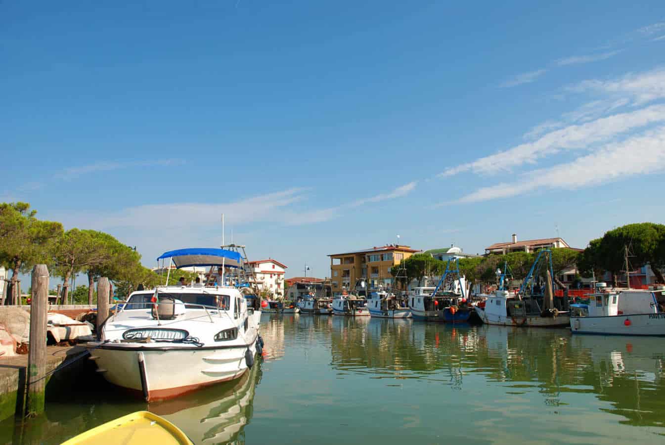 Per i ponti primaverili con Houseboat.it una vacanza rilassante nelle lagune del Friuli Venezia Giulia