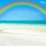 Spiagge arcobaleno per un'estate a colori HOTELS.COM