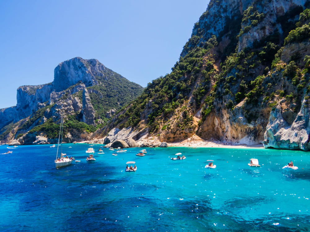 Scopri 5 destinazioni segrete in Italia: borghi incantati, spiagge nascoste e panorami mozzafiato lontano dal turismo di massa