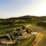 Scopri i relais del Cabreo nel Chianti Classico, per una vacanza unica tra vini pregiati, natura e cucina toscana. Prenota ora e risparmia!