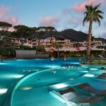 Scopri l’estate 2025 all’Hotel Abi d’Oru: Vespa tour, degustazioni, benessere e tramonti in barca sulla Costa Smeralda.