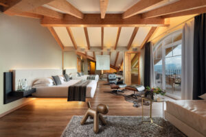 Scopri lo Sport Hotel Panorama, un'oasi di lusso e relax nelle Dolomiti del Trentino tra SPA, sport e natura mozzafiato.