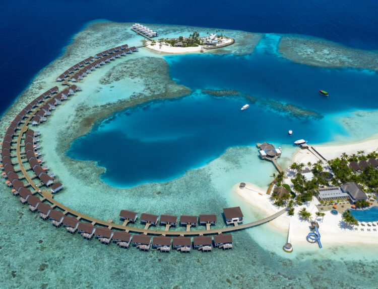 Rigenera corpo e mente alle Maldive con i resort Atmosphere Core: trattamenti detox, relax e natura in un paradiso esclusivo.