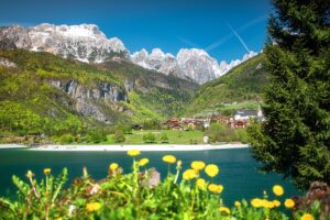 Dal triathlon XTERRA alla vela, tanti eventi sportivi al Lago di Molveno 2025: adrenalina, natura e attività per tutta la famiglia