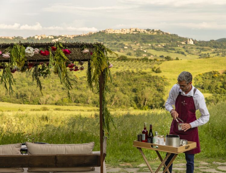 Vivi la primavera toscana tra tramonti, vino e charme all'Hotel Lupaia: esperienze esclusive per i cinque sensi nel cuore della Val d’Orcia