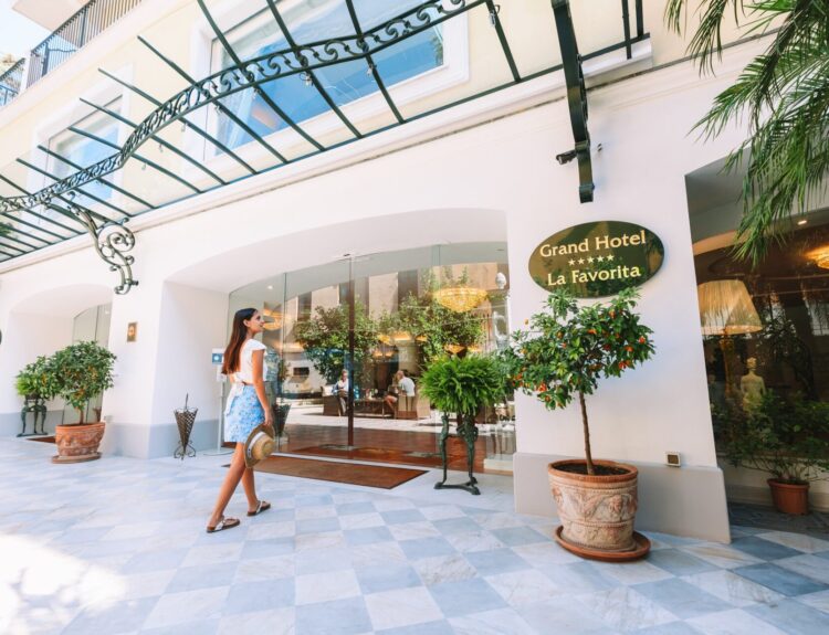 Charme mediterraneo, cucina d’autore e ospitalità di lusso: il Grand Hotel La Favorita incarna l’eleganza di Sorrento e della sua Penisola
