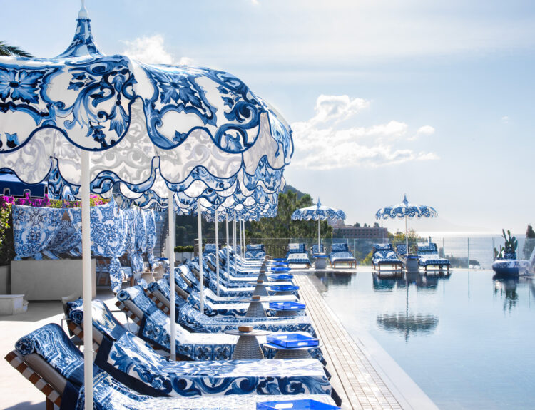 Il San Domenico Palace si prepara a far vivere vacanze estive all'insegna dell'esclusività, con l'avviata collaborazione con Dolce&Gabbana.
