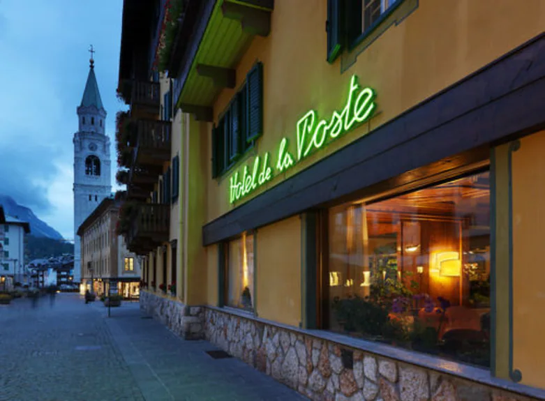 È tempo di riapertura all'Hotel de la Poste a Cortina, pronto a far vivere una stagione all'insegna di relax, divertimento e cultura.