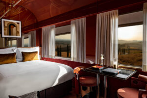 Scopri il golf di lusso con Orient Express e San Domenico Golf: treni d’epoca, green leggendari e stile italiano. Prenota ora il tuo viaggio.