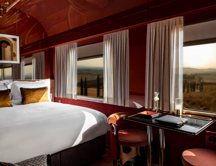 Scopri il golf di lusso con Orient Express e San Domenico Golf: treni d’epoca, green leggendari e stile italiano. Prenota ora il tuo viaggio.