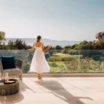 Sport, relax e gourmet al 7Pines Resort, tra tennis, yoga e mare cristallino, vivi una vacanza sportiva in Sardegna!