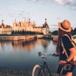 Scopri i migliori itinerari per il cicloturismo in Francia tra natura, cultura e sapori. Parti ora per un viaggio slow e autentico!