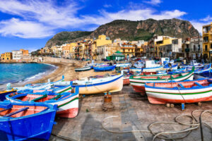 Scopri 10 destinazioni ideali dove viaggiare a settembre tra mare, cultura e relax. Parti ora e approfitta di meno folla e prezzi più bassi.