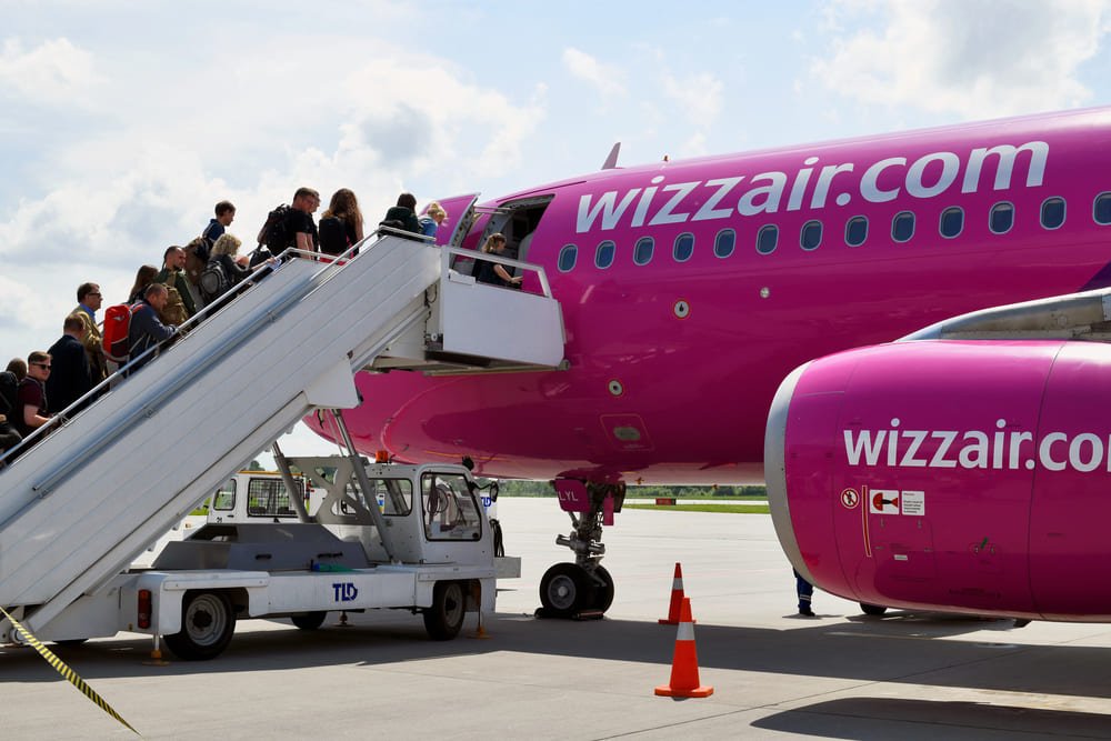 Partecipa al concorso Wizz Air 2025 e vola verso una meta segreta. Solo fino al 24 agosto: vivi un’avventura unica!