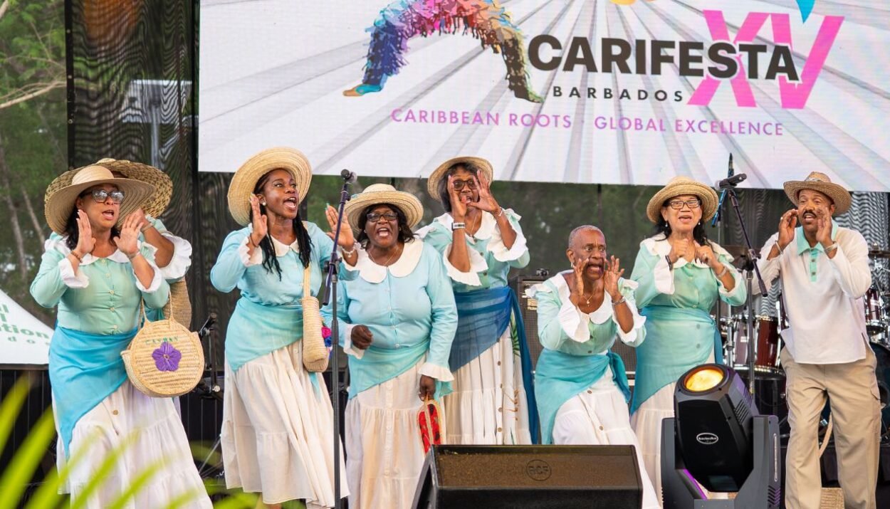 Vivi la cultura a Barbados con CARIFESTA XV: arte, musica e tradizioni caraibiche in un evento imperdibile.