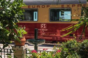 Scopri l’Espresso Siena: viaggio storico da Roma a Siena tra paesaggi unici. Posti limitati, prenota da 29€!