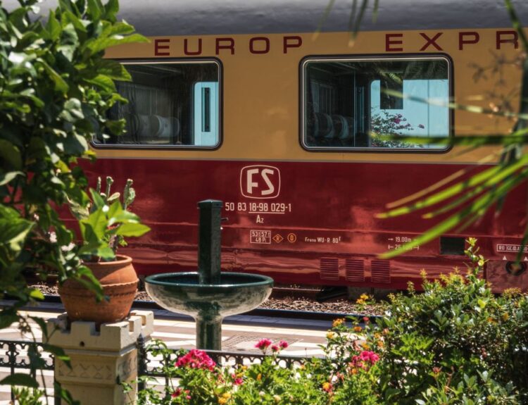 Scopri l’Espresso Siena: viaggio storico da Roma a Siena tra paesaggi unici. Posti limitati, prenota da 29€!