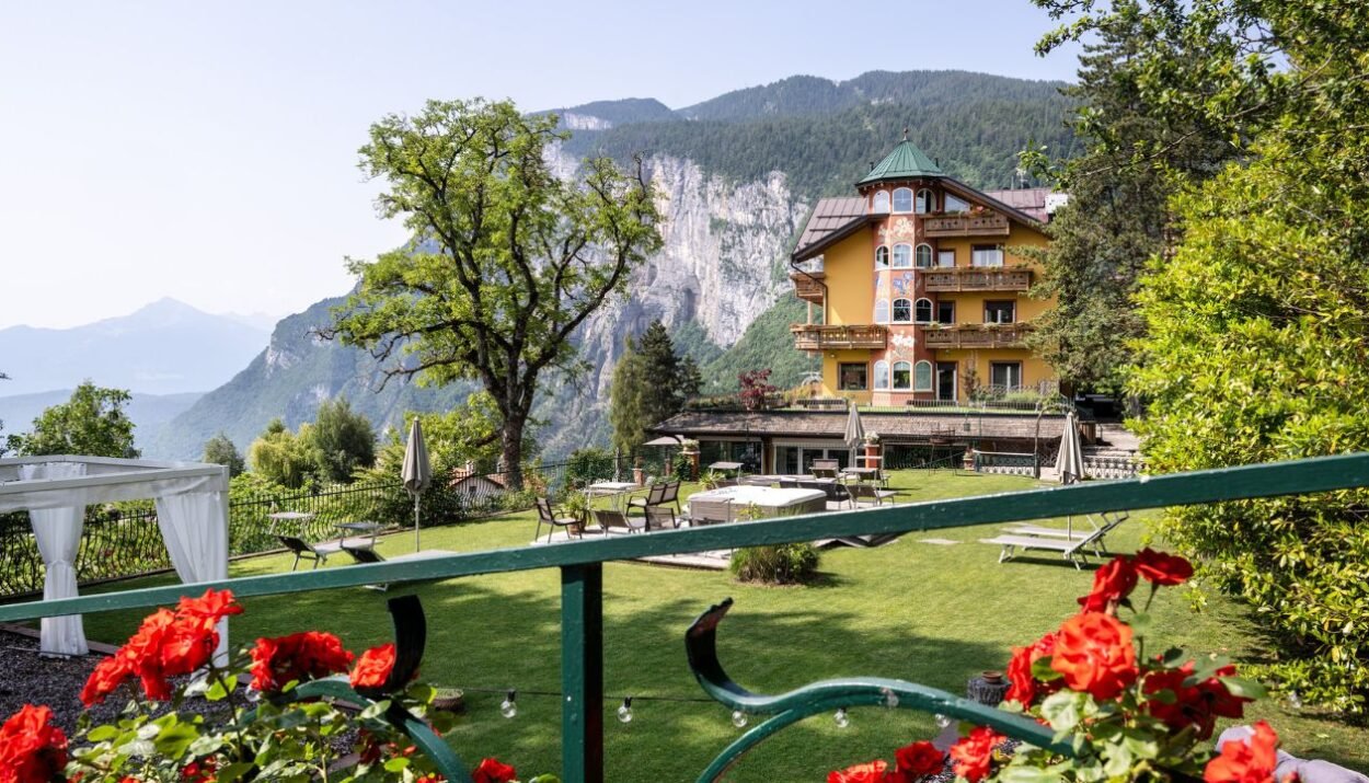 All’Hotel Panorama vivi il Forest Bathing e il giardino bioenergetico: benessere naturale nel cuore del Parco del Respiro in Trentino.