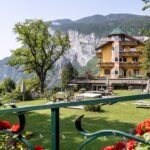 All’Hotel Panorama vivi il Forest Bathing e il giardino bioenergetico: benessere naturale nel cuore del Parco del Respiro in Trentino.