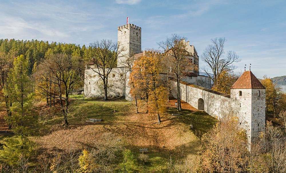 GoNuts propone una selezione di hotel, resort e destinazioni per vivere appieno l’autunno: dalle Dolomiti alle campagne pugliesi