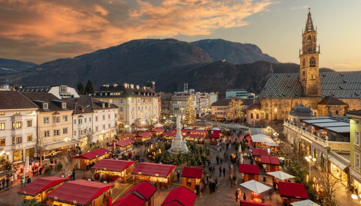 Vivi la magia del Mercatino di Natale di Bolzano 2025: luci, sapori, eventi e artigianato in un’atmosfera unica. Non perderlo!