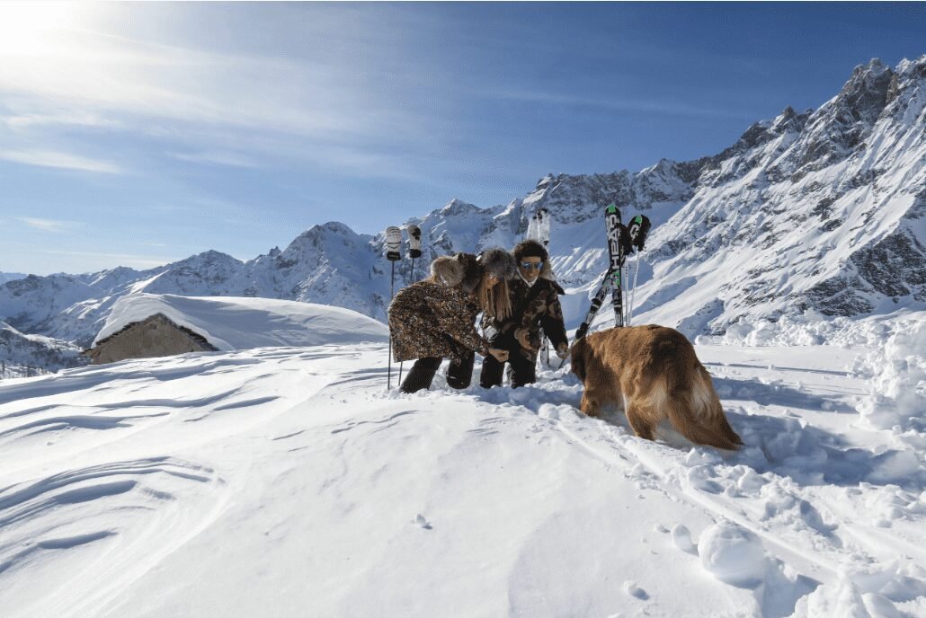 Ciaspolate al tramonto, cene in rifugio e relax alle terme per un San Valentino 2026 indimenticabile tra le montagne della Valle d’Aosta. - Viaggiarenews