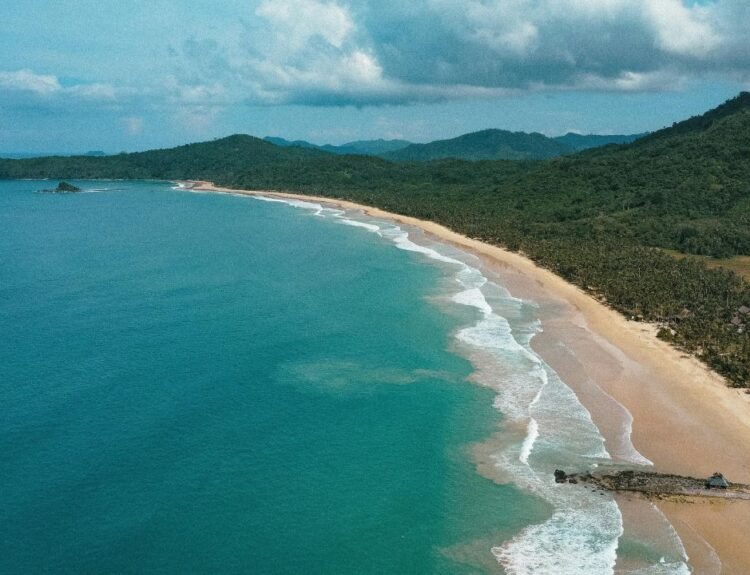 Palawan incanta con spiagge remote, lagune turchesi e immersioni nei relitti. Un viaggio autentico tra natura, mare e cultura filippina - Viaggiarenews