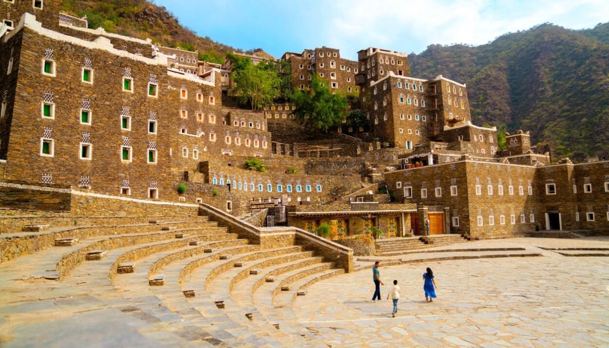 Tra villaggi storici, arte tribale e parchi naturali, Aseer offre un mix unico di cultura, natura e tradizioni nell’Arabia Saudita - Viaggiarenews