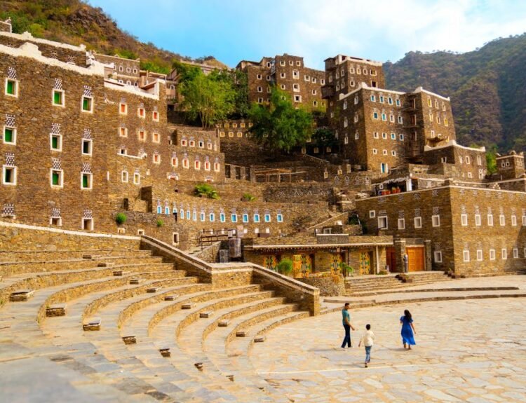 Tra villaggi storici, arte tribale e parchi naturali, Aseer offre un mix unico di cultura, natura e tradizioni nell’Arabia Saudita - Viaggiarenews