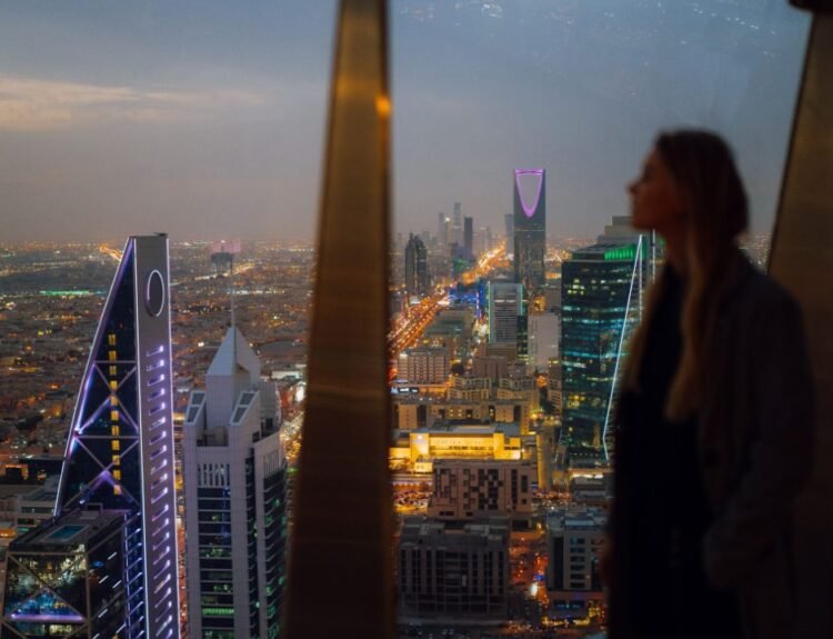 Vivi Riyadh tra sport, cultura e avventura nel deserto dell'Arabia Saudita. Una città sorprendente che unisce tradizione e innovazione. Viaggiarenews
