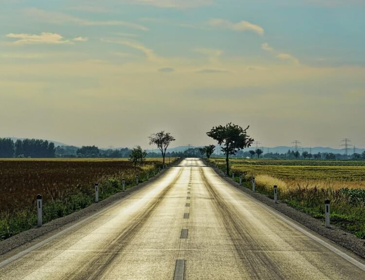 Scopri i migliori luxury road trip nel mondo: esperienze esclusive tra comfort, natura e itinerari personalizzati. Parti ora! Viaggiarenews