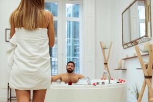 Ponti 25 aprile e 1 maggio viaggi libertini Italia: boom party trasgressivi e fughe fuori città