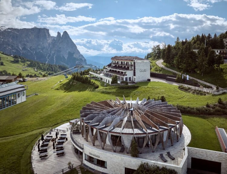 viaggiarenews COMO Alpina Dolomites