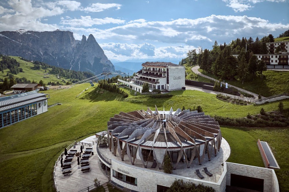 viaggiarenews COMO Alpina Dolomites