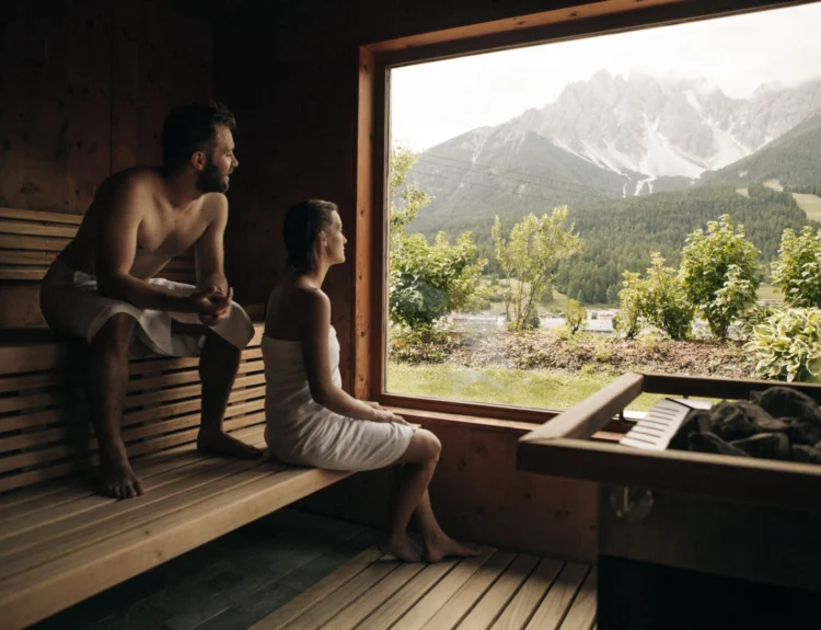 Vacanze in montagna a settembre: al Naturhotel Leitlhof l’estate continua tra Dolomiti, trekking e SPA
